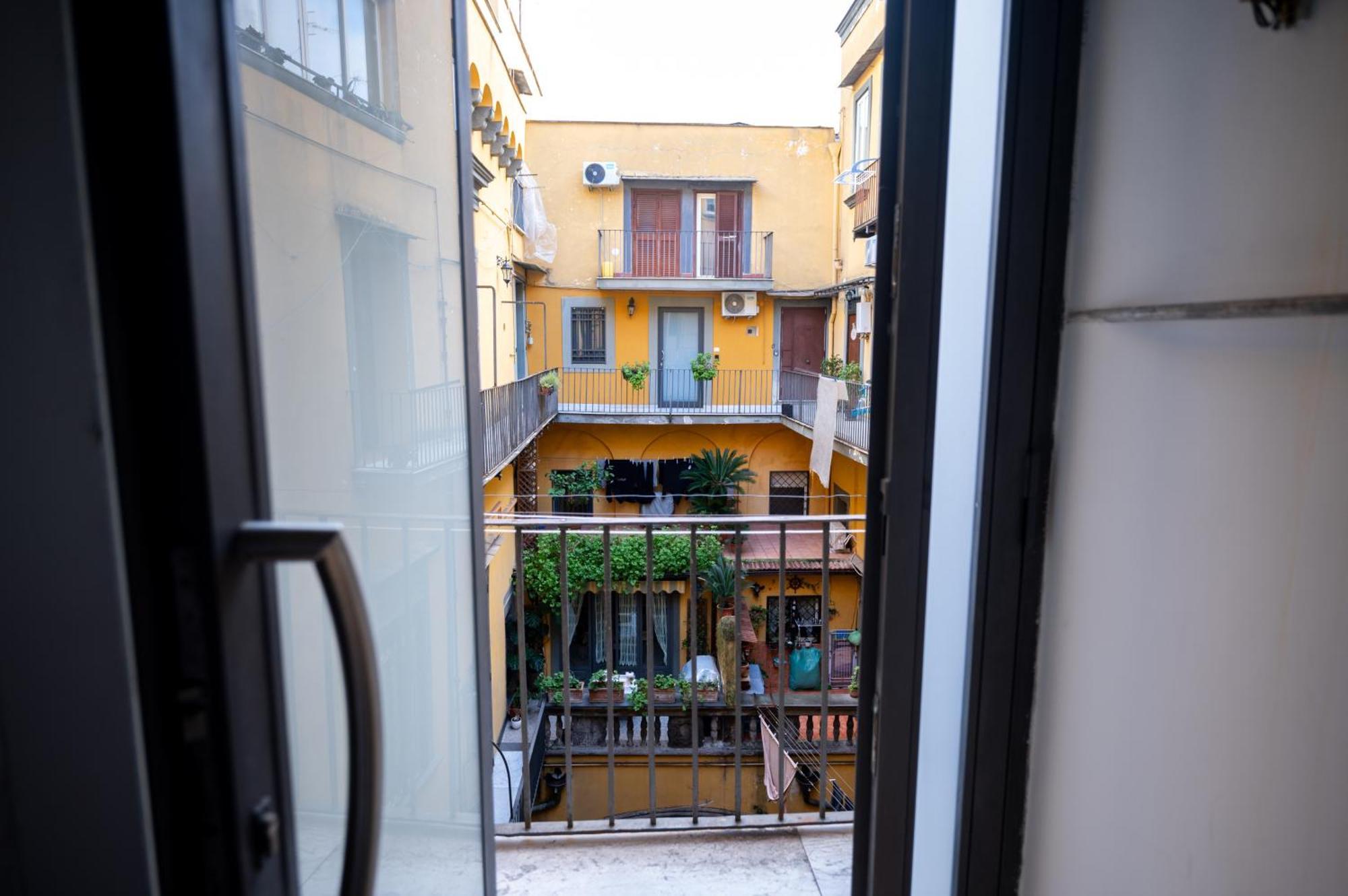 Stay Soft Apartment - Centro Storico Napoli Dış mekan fotoğraf